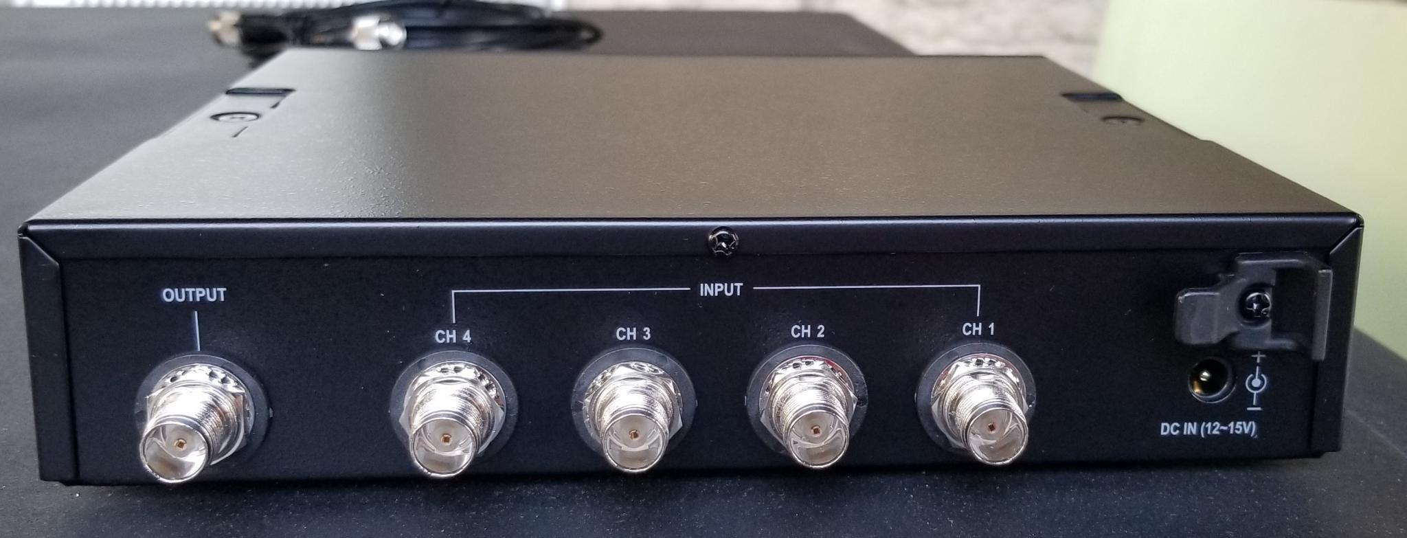 Mipro AD808 Antenna Combiner Mipro MI909 Antenna Combiner