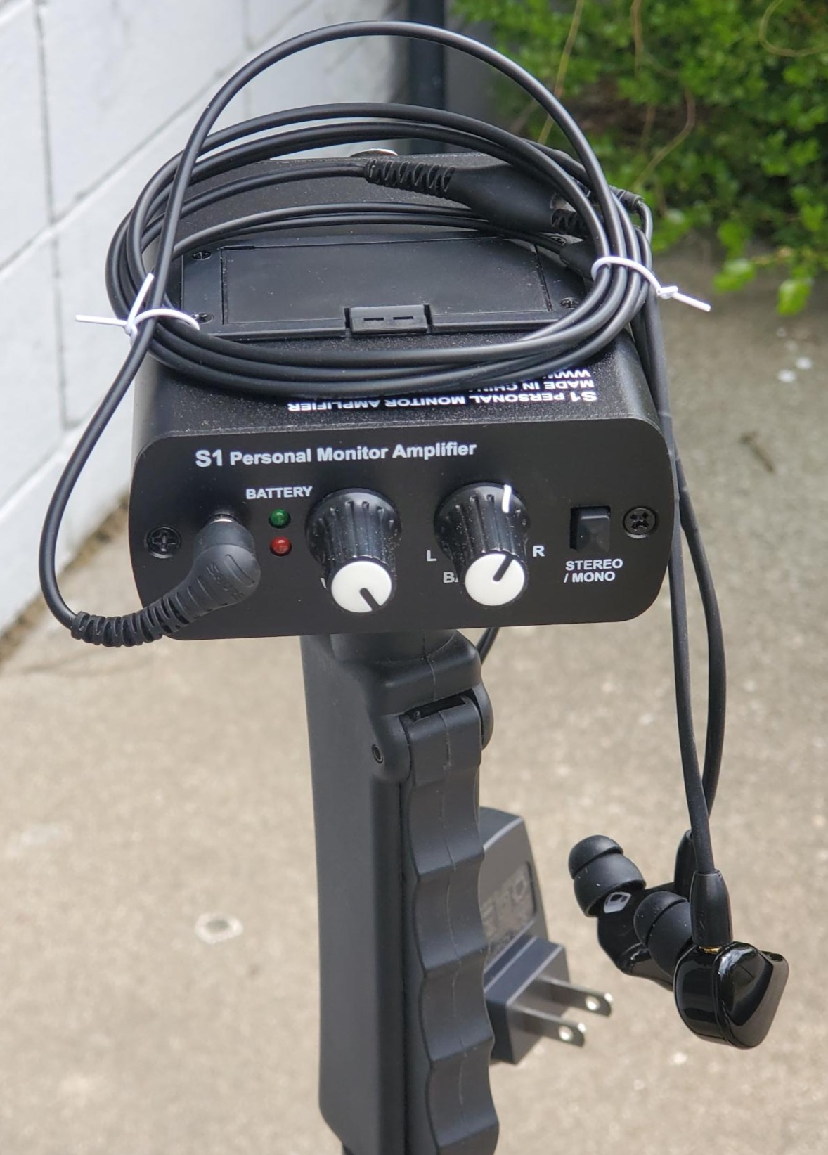 FCS S1 Stand Mounted IEM Amp. Dual XLR inputs allow for 2-channel mono or stereo operation High-powered headphone output Level and Balance/Mix controls 9Vm or included Power Supply